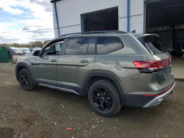 1V2CR2CA2RC617008 2024 VOLKSWAGEN ATLAS - Image 2