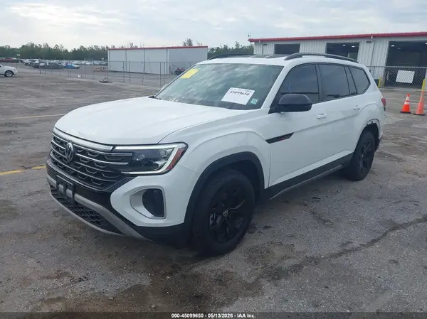 1V2CR2CA2SC541490 2025 VOLKSWAGEN ATLAS - Image 2