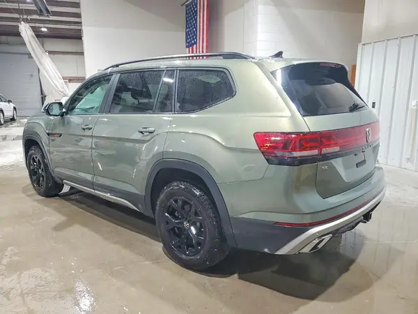 1V2CR2CA2SC570486 2025 VOLKSWAGEN ATLAS - Image 2