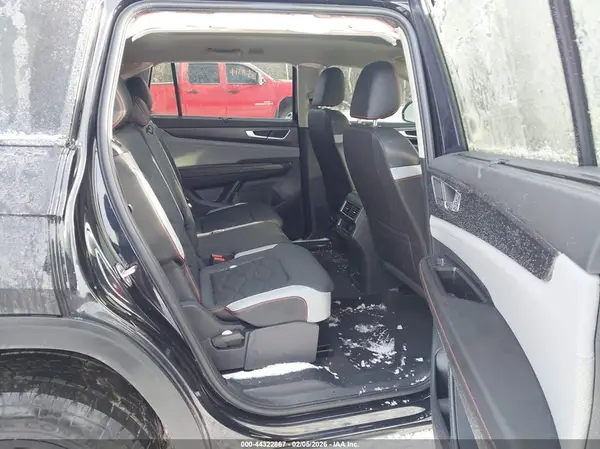 1V2CR2CA2SC573114 2025 VOLKSWAGEN ATLAS - Image 8