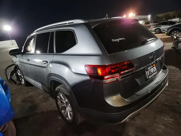 1V2CR2CA3JC565196 2018 VOLKSWAGEN ATLAS - Image 2