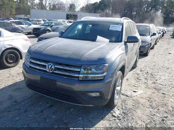 1V2CR2CA4JC569323 2018 VOLKSWAGEN ATLAS - Image 2