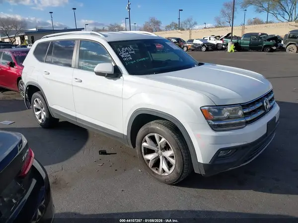 1V2CR2CA4JC571279 2018 VOLKSWAGEN ATLAS - Image 1