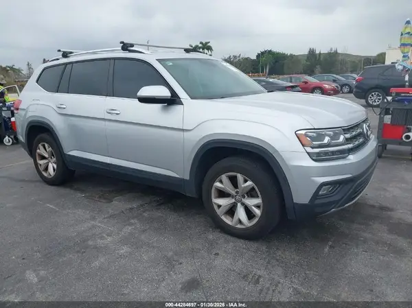 1V2CR2CA4JC572030 2018 VOLKSWAGEN ATLAS - Image 1