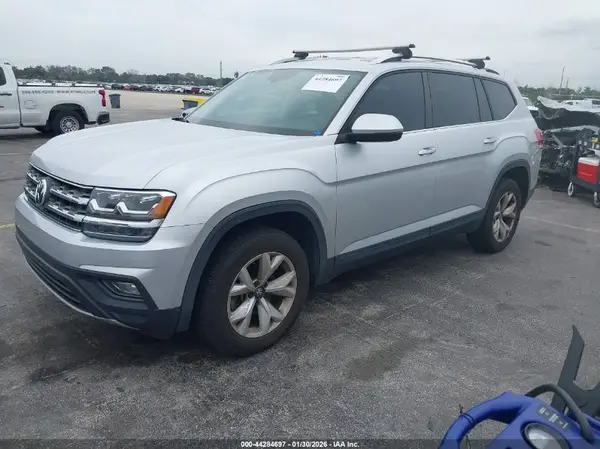 1V2CR2CA4JC572030 2018 VOLKSWAGEN ATLAS - Image 2