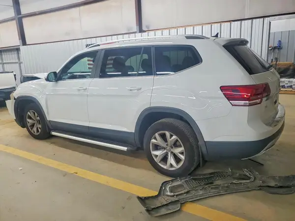 1V2CR2CA4JC581293 2018 VOLKSWAGEN ATLAS - Image 2