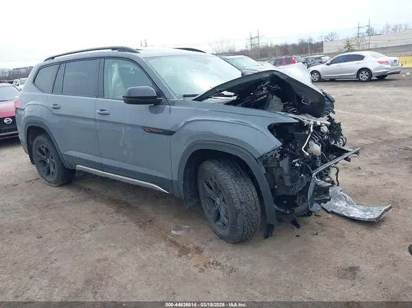 1V2CR2CA4RC586134 2024 VOLKSWAGEN ATLAS - Image 1