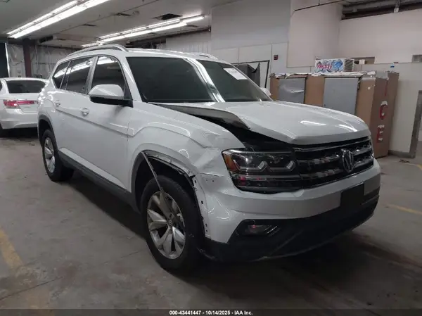 1V2CR2CA5JC515996 2018 VOLKSWAGEN ATLAS - Image 1