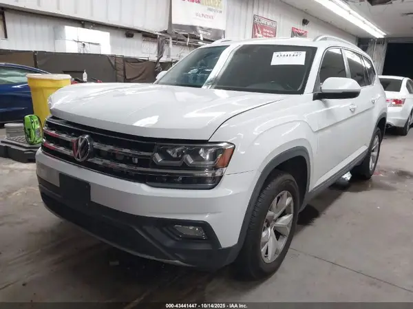 1V2CR2CA5JC515996 2018 VOLKSWAGEN ATLAS - Image 2