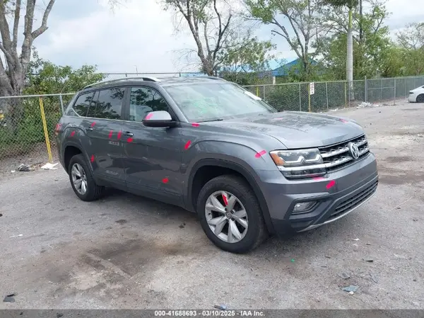 1V2CR2CA6JC526439 2018 VOLKSWAGEN ATLAS - Image 1