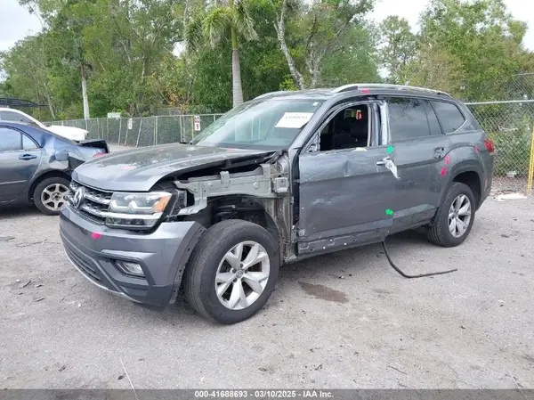 1V2CR2CA6JC526439 2018 VOLKSWAGEN ATLAS - Image 2