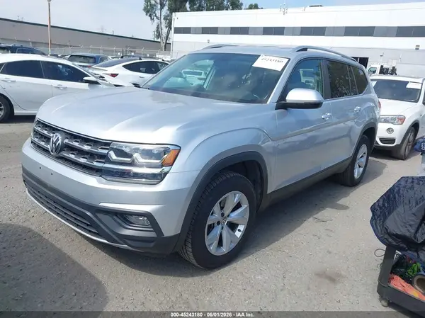 1V2CR2CA6JC565693 2018 VOLKSWAGEN ATLAS - Image 2