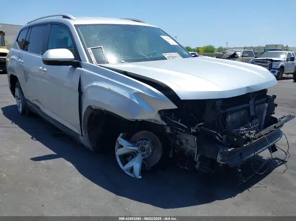 1V2CR2CA6JC570554 2018 VOLKSWAGEN ATLAS - Image 1