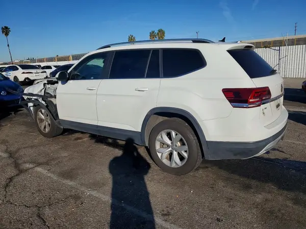1V2CR2CA6JC586267 2018 VOLKSWAGEN ATLAS - Image 2