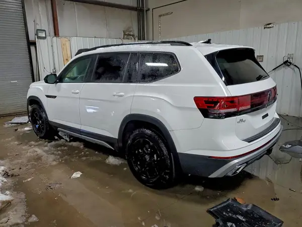 1V2CR2CA6RC603015 2024 VOLKSWAGEN ATLAS - Image 2