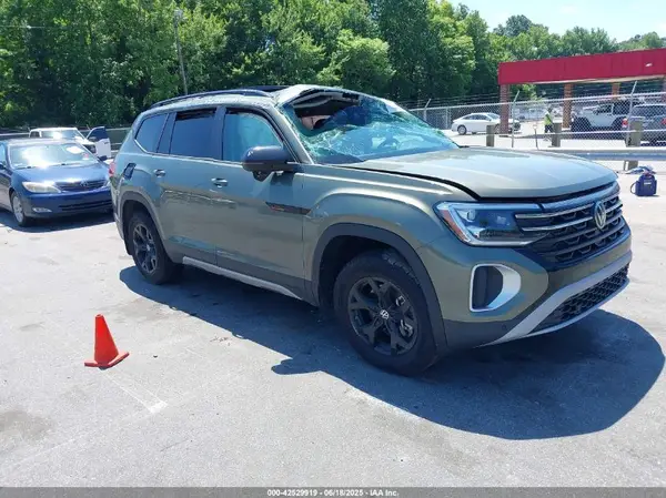 1V2CR2CA6SC512400 2025 VOLKSWAGEN ATLAS - Image 1