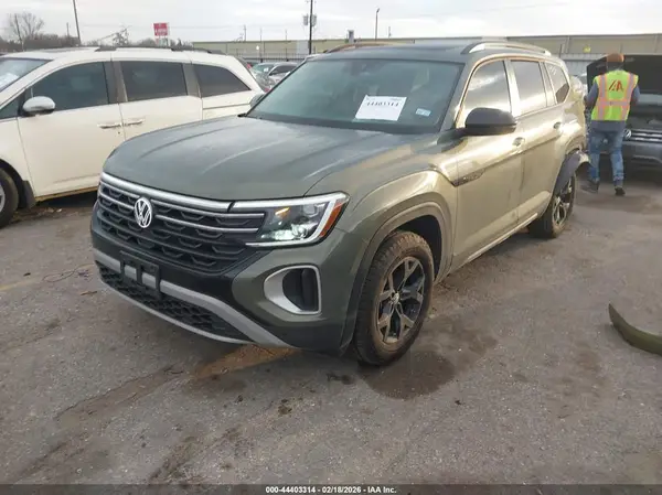 1V2CR2CA6SC555070 2025 VOLKSWAGEN ATLAS - Image 2