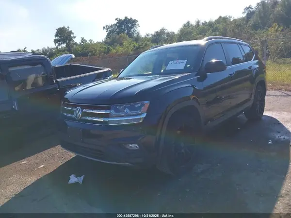 1V2CR2CA7JC511562 2018 VOLKSWAGEN ATLAS - Image 2