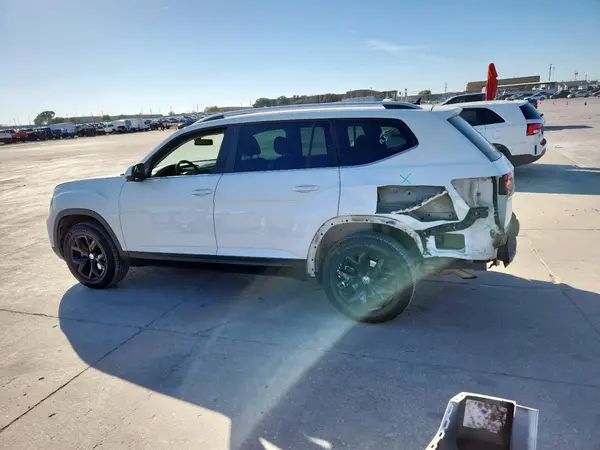 1V2CR2CA7JC523727 2018 VOLKSWAGEN ATLAS - Image 2
