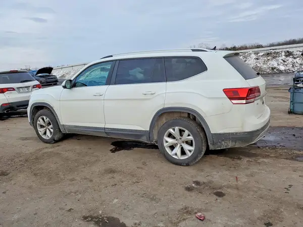 1V2CR2CA7JC575844 2018 VOLKSWAGEN ATLAS - Image 2