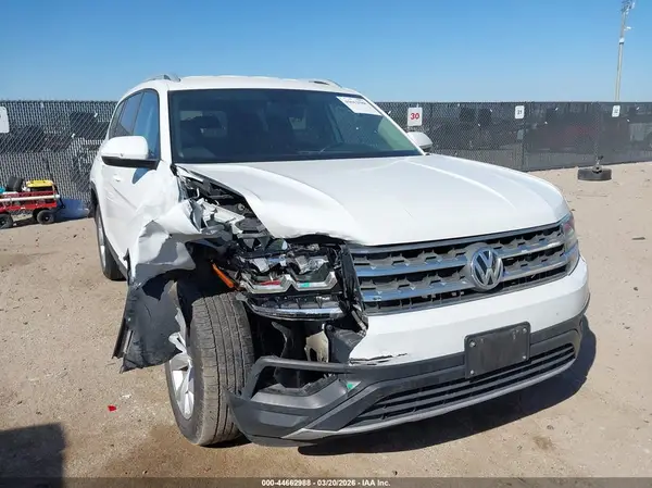 1V2CR2CA7JC585208 2018 VOLKSWAGEN ATLAS - Image 1