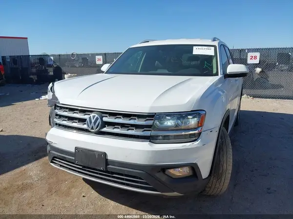 1V2CR2CA7JC585208 2018 VOLKSWAGEN ATLAS - Image 2