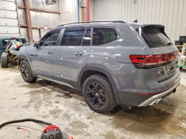 1V2CR2CA7RC600978 2024 VOLKSWAGEN ATLAS - Image 2