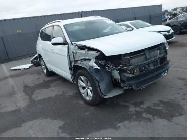 1V2CR2CA8JC558499 2018 VOLKSWAGEN ATLAS - Image 1