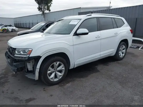 1V2CR2CA8JC558499 2018 VOLKSWAGEN ATLAS - Image 2