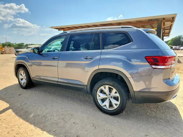 1V2CR2CA8JC571849 2018 VOLKSWAGEN ATLAS - Image 2