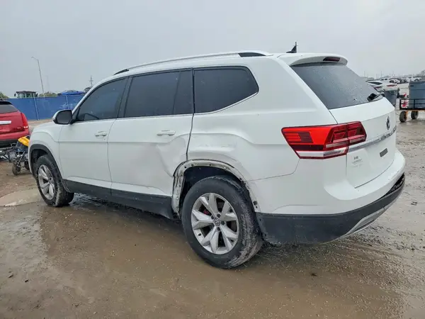 1V2CR2CA9JC565669 2018 VOLKSWAGEN ATLAS - Image 2