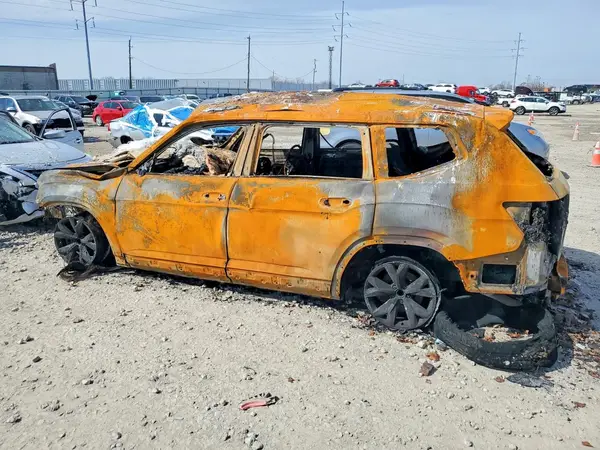 1V2CR2CA9JC569320 2018 VOLKSWAGEN ATLAS - Image 2