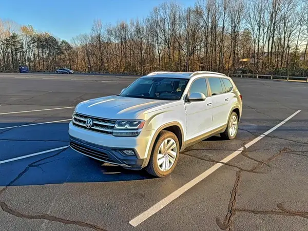 1V2CR2CA9JC586649 2018 VOLKSWAGEN ATLAS - Image 2
