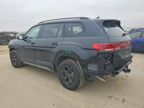1V2CR2CA9SC517090 2025 VOLKSWAGEN ATLAS - Image 2