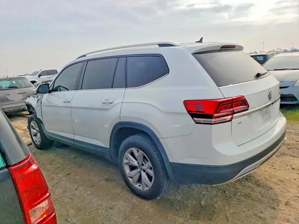 1V2CR2CAXJC565437 2018 VOLKSWAGEN ATLAS - Image 2