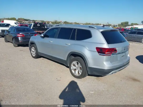 2018 VOLKSWAGEN ATLAS IAAI lot 43589684 auction photo 3