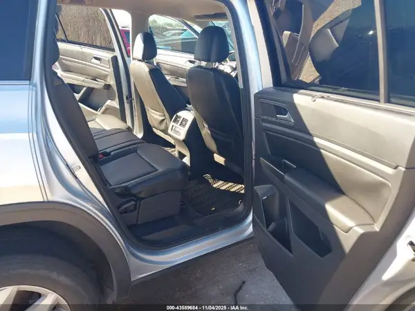 2018 VOLKSWAGEN ATLAS IAAI lot 43589684 auction photo 8