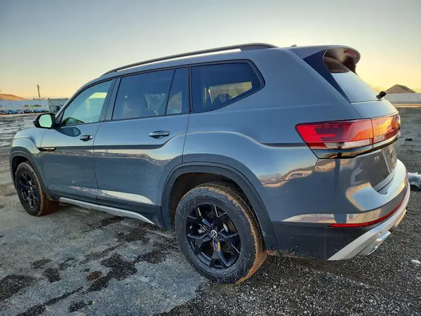 1V2CR2CAXRC604314 2024 VOLKSWAGEN ATLAS - Image 2