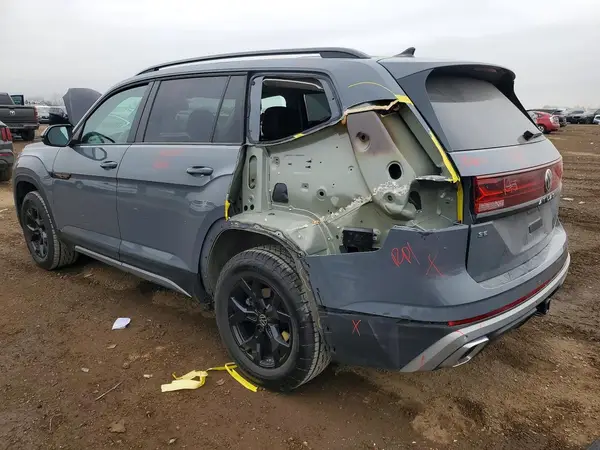 1V2CR2CAXSC572163 2025 VOLKSWAGEN ATLAS - Image 2