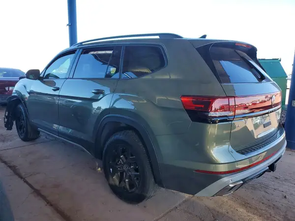 1V2CR2CAXSC572423 2025 VOLKSWAGEN ATLAS - Image 2