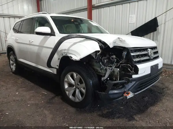 1V2DR2CA1JC501081 2018 VOLKSWAGEN ATLAS - Image 1