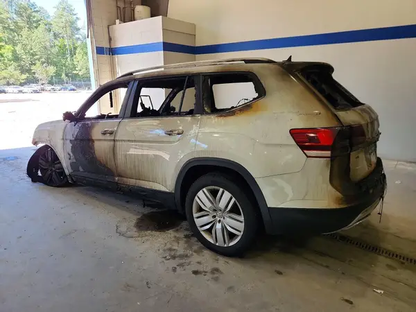 1V2DR2CA1JC561393 2018 VOLKSWAGEN ATLAS - Image 2