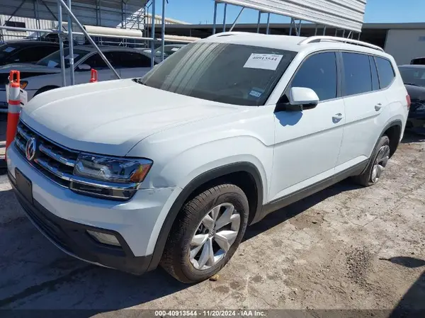 1V2DR2CA1JC589632 2018 VOLKSWAGEN ATLAS - Image 2