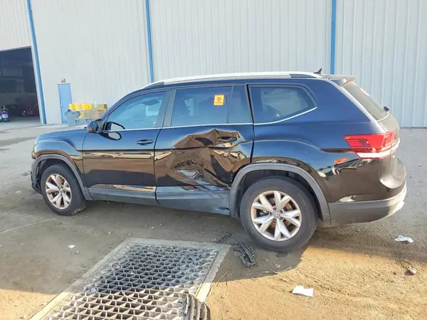 1V2DR2CA2JC582379 2018 VOLKSWAGEN ATLAS - Image 2