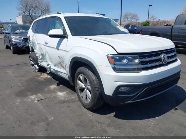 1V2DR2CA3JC580575 2018 VOLKSWAGEN ATLAS - Image 1