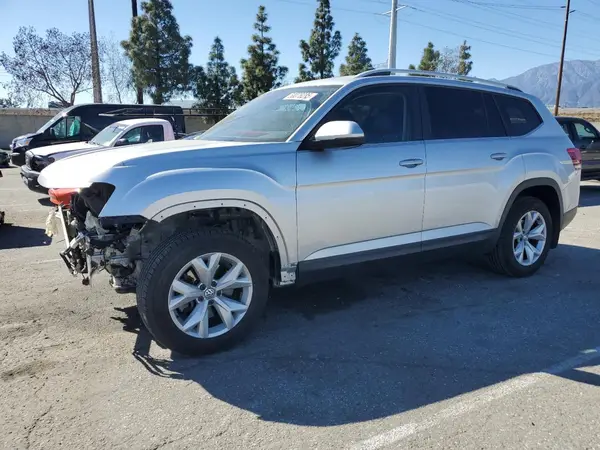 1V2DR2CA8JC546213 2018 VOLKSWAGEN ATLAS - Image 1