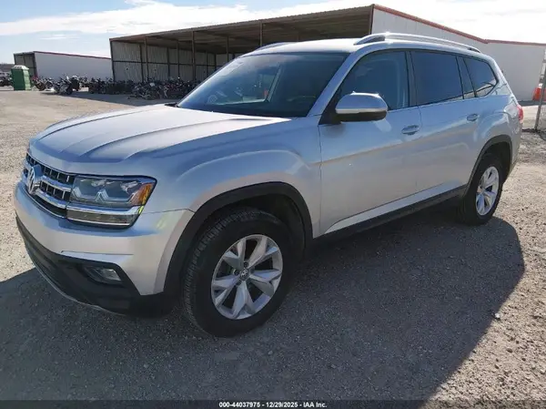 1V2DR2CA9JC519781 2018 VOLKSWAGEN ATLAS - Image 2
