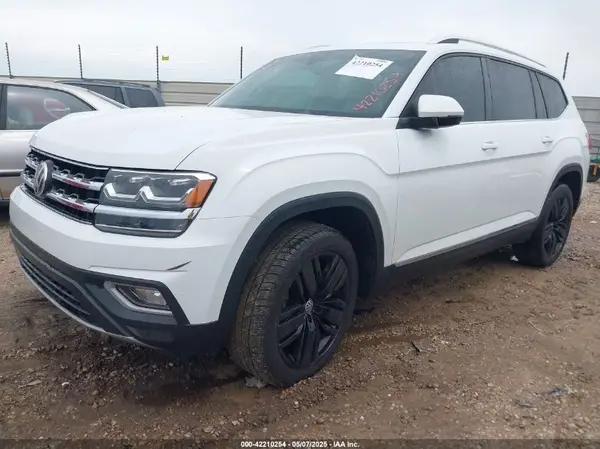1V2EP2CA2JC598589 2018 VOLKSWAGEN ATLAS - Image 2