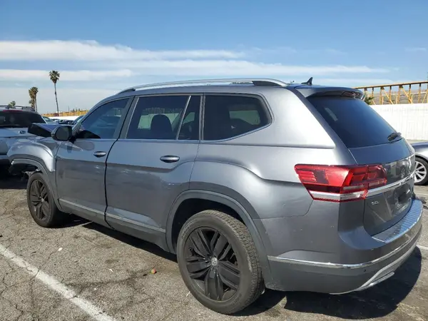 1V2EP2CA2JC600499 2018 VOLKSWAGEN ATLAS - Image 2
