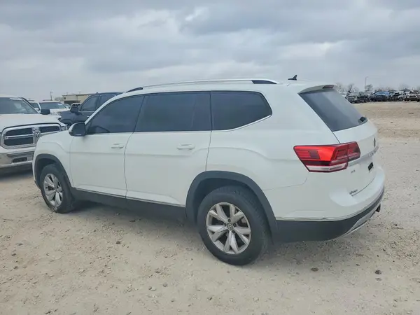 1V2ER2CA2JC504205 2018 VOLKSWAGEN ATLAS - Image 2
